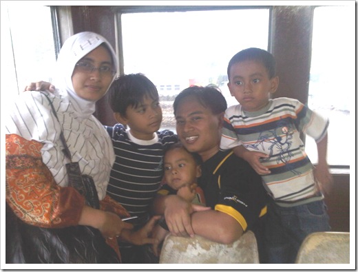 noer-nurul-family